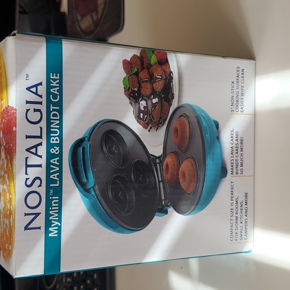 Nostalgia Kitchen Nostalgia Mymini Lava Bundt Cake Maker Poshmark
